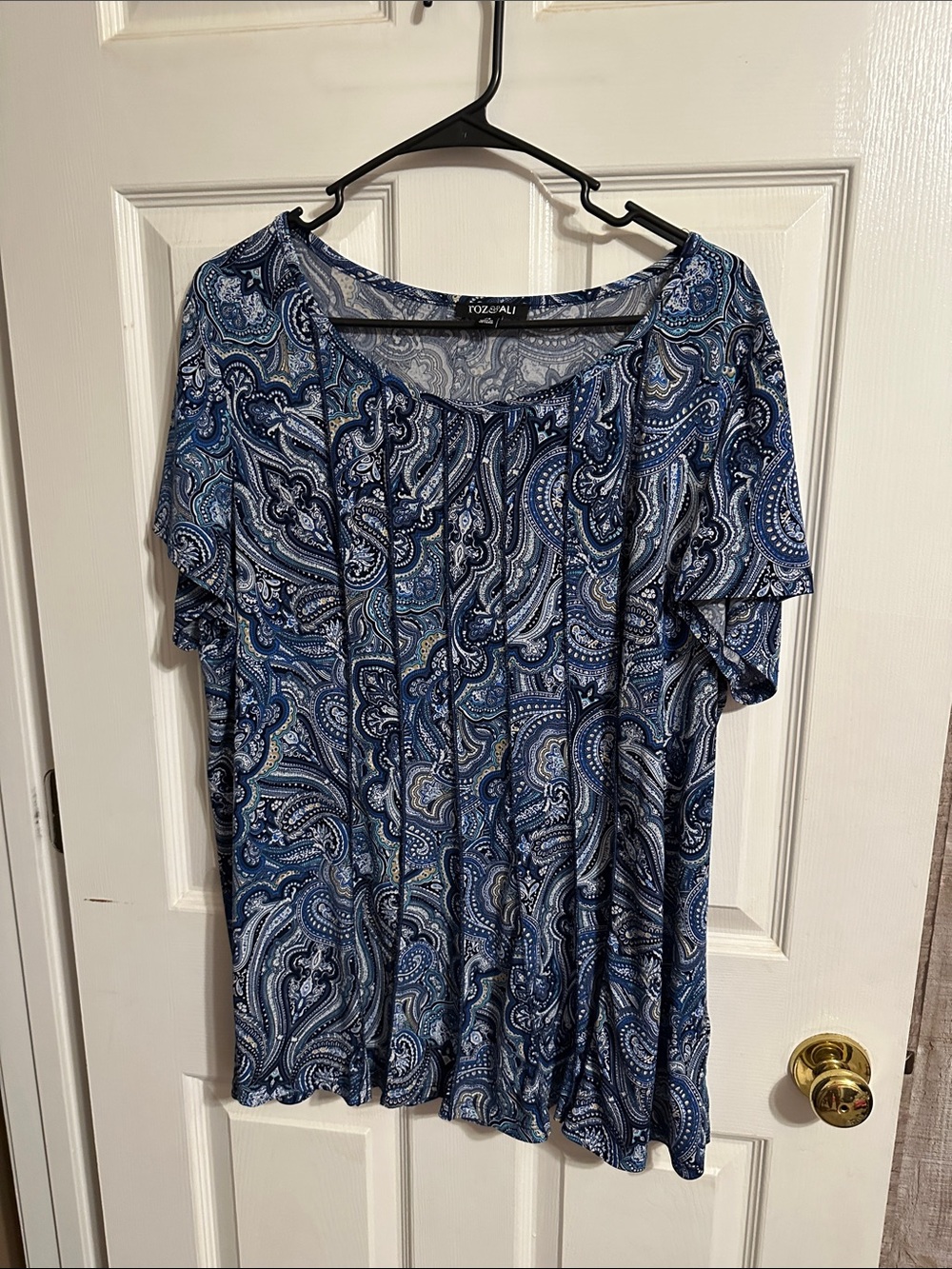 Roz & Ali Navy and Light Blue Paisley Short Sleeve Top